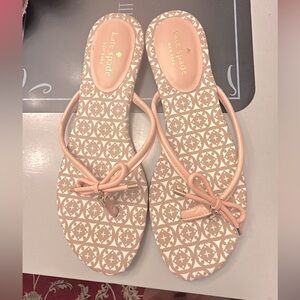 Kate Spade sandals NWOB size 8.5 fits like 7.5-8